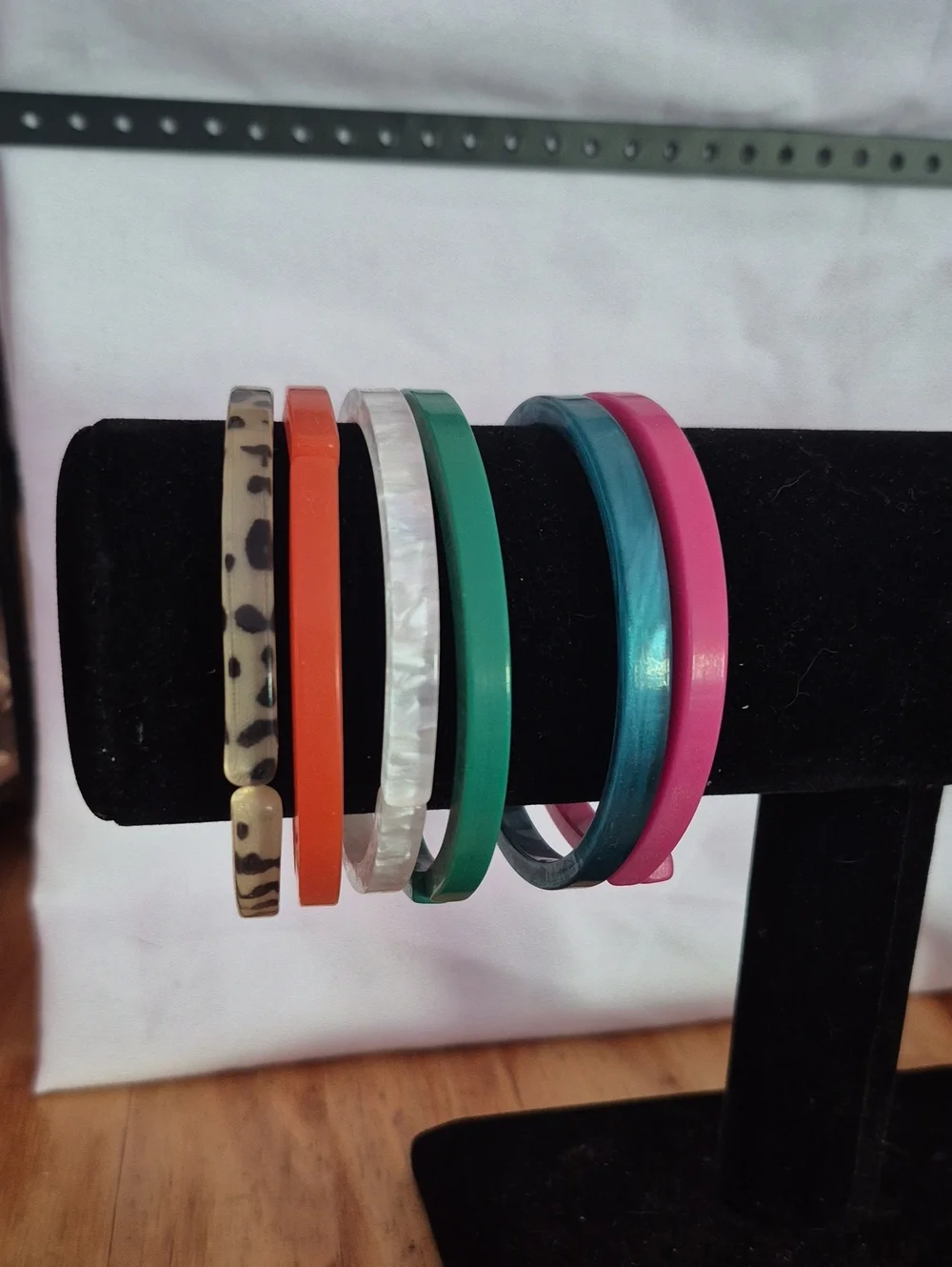 Colorful Women's Resin Bangle Set - Pink, Teal, Green, Orange, Pearl & Leopard